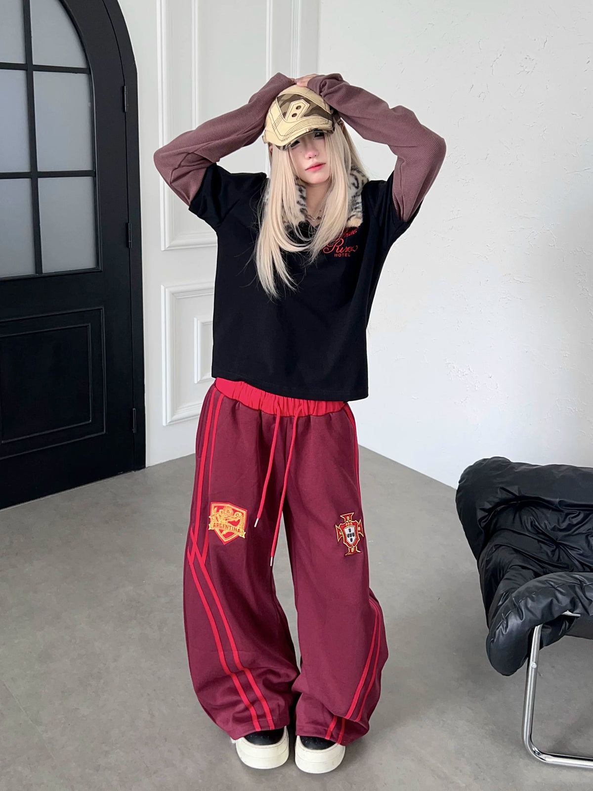 Emblem Double-Waist Striped Curved Sweat Pants MB7461