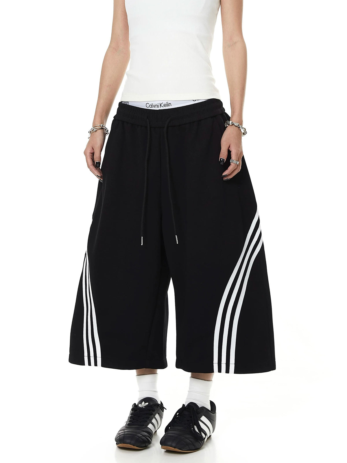 Side-Line Cropped Wide Sweat Pants MB7456