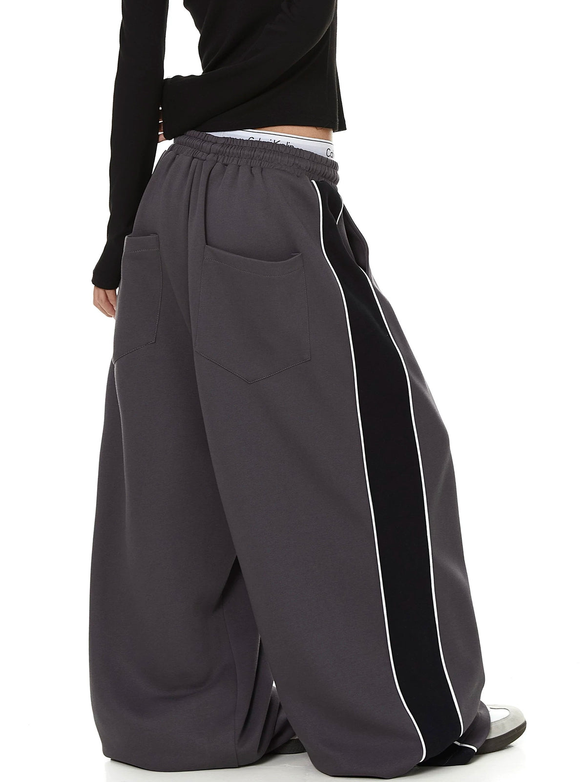 Color-Block Striped Curved Sweat Pants MB7448