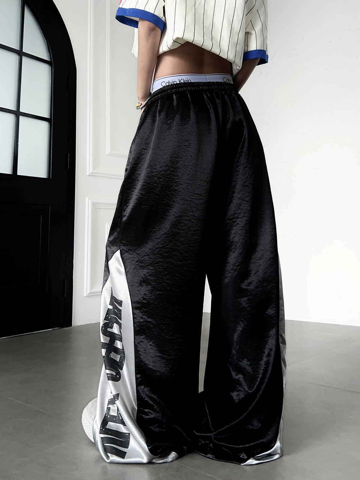 Color-Blocking Gossy Lettered Wide Pants MB7457