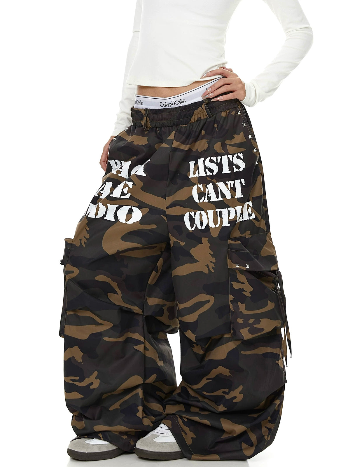 Letter Print Camouflage Wide Cargo Pants MB7451