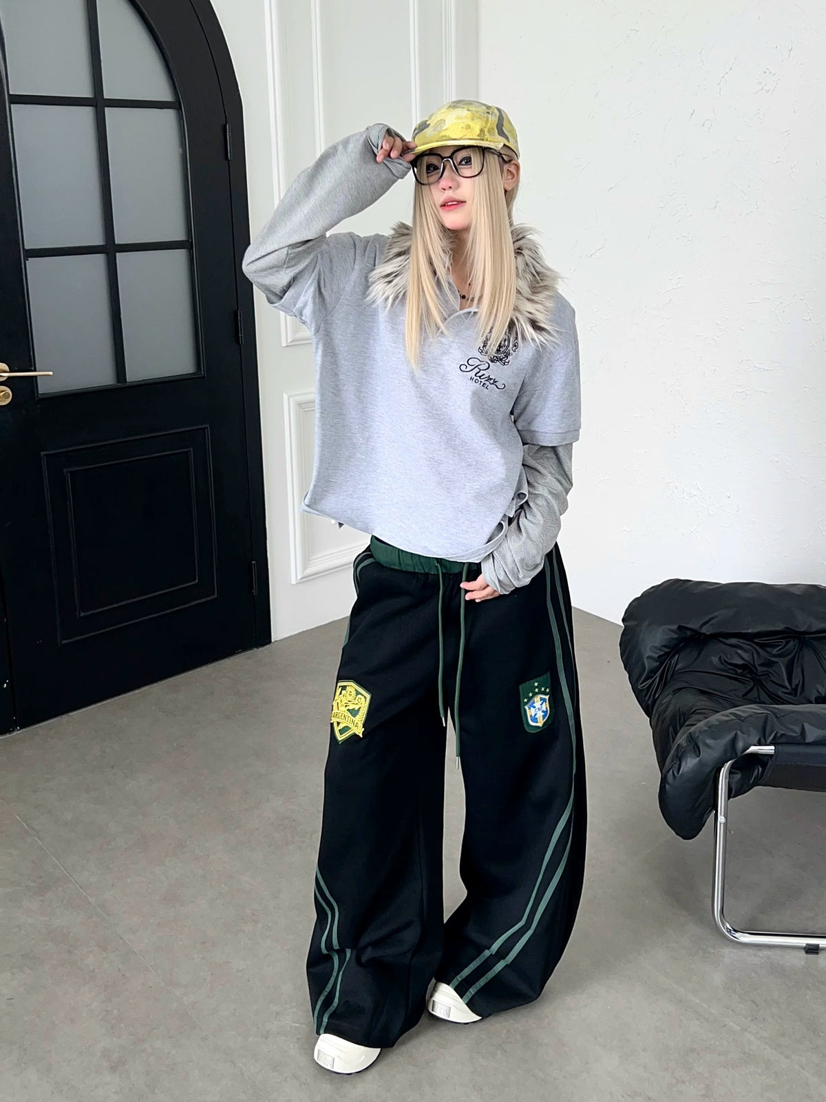 Emblem Double-Waist Striped Curved Sweat Pants MB7461