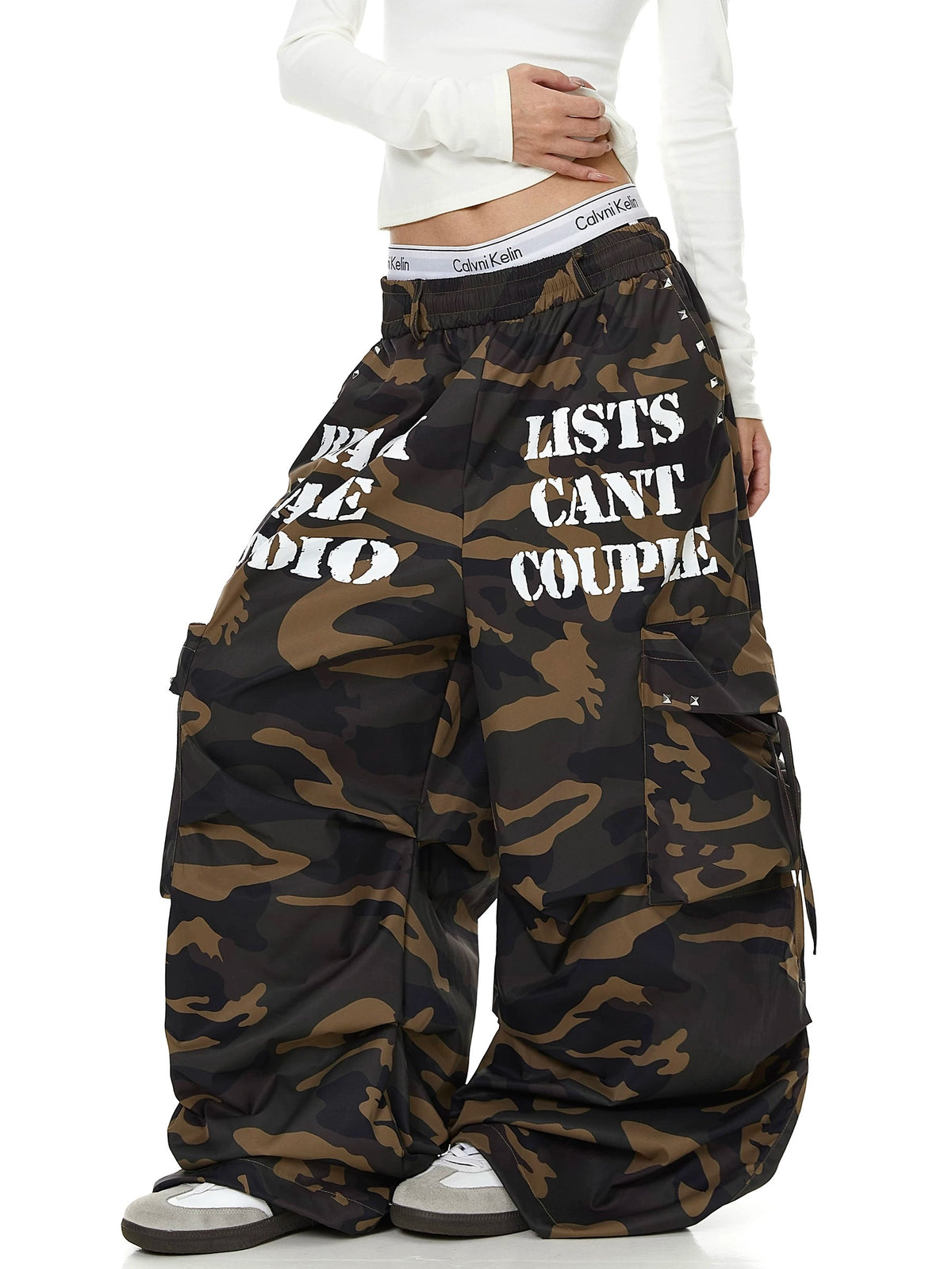 Letter Print Camouflage Wide Cargo Pants MB7451