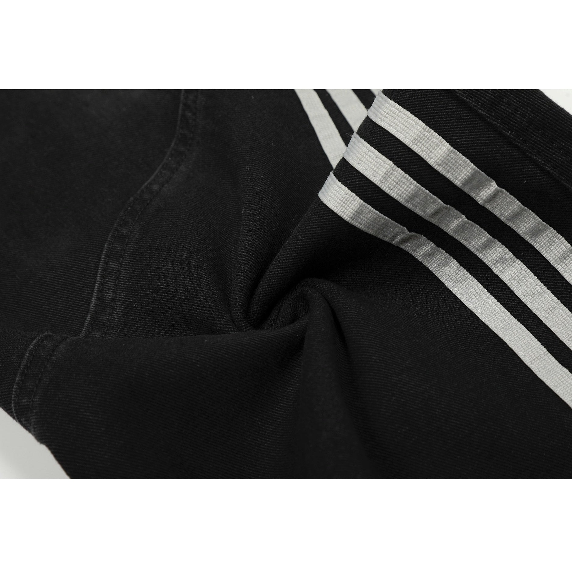 Deconstructed Three-Stripe Curved Jeans MB7419