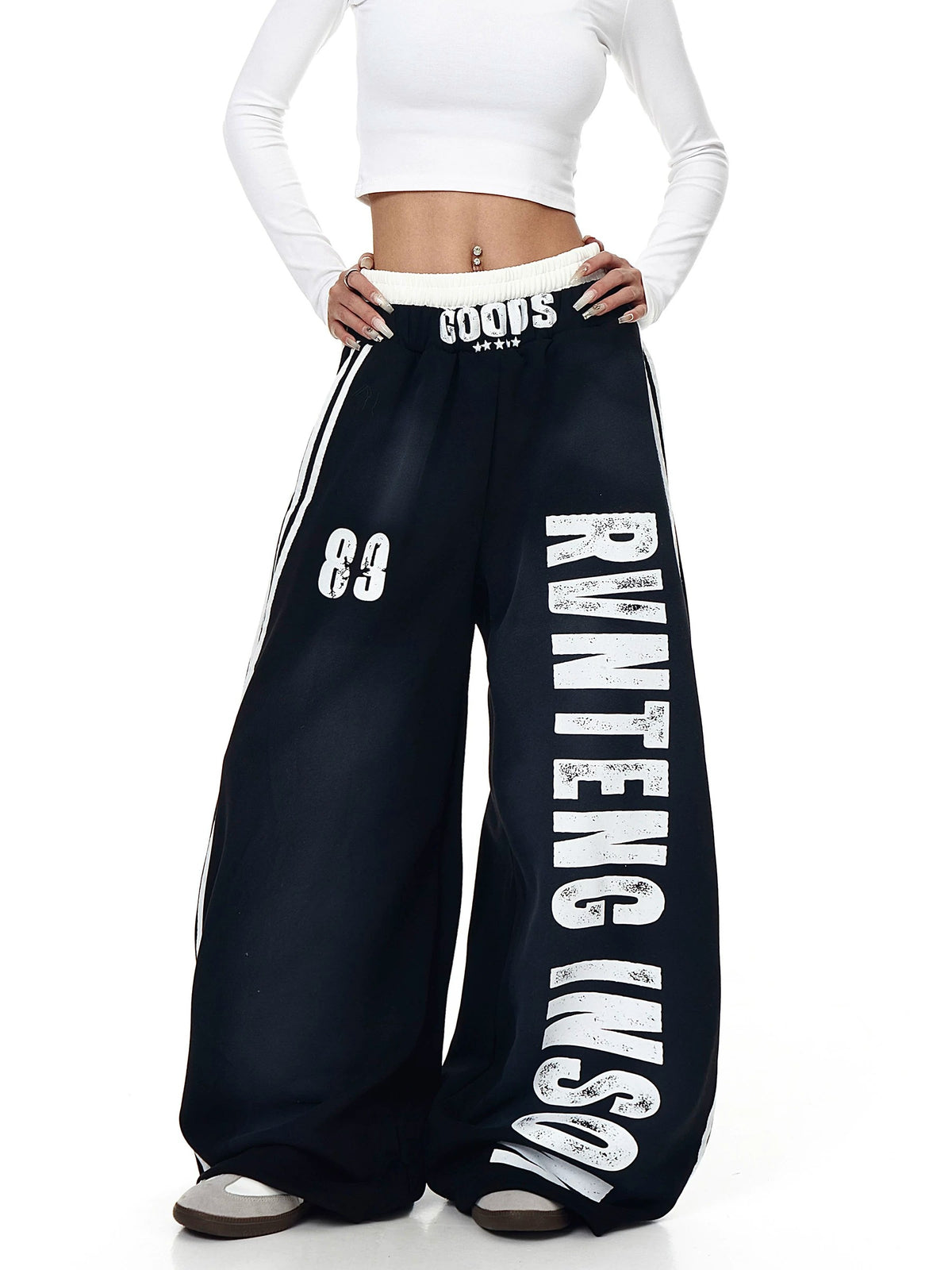 Side-Line Distress Curved Sweat Pants MB7453