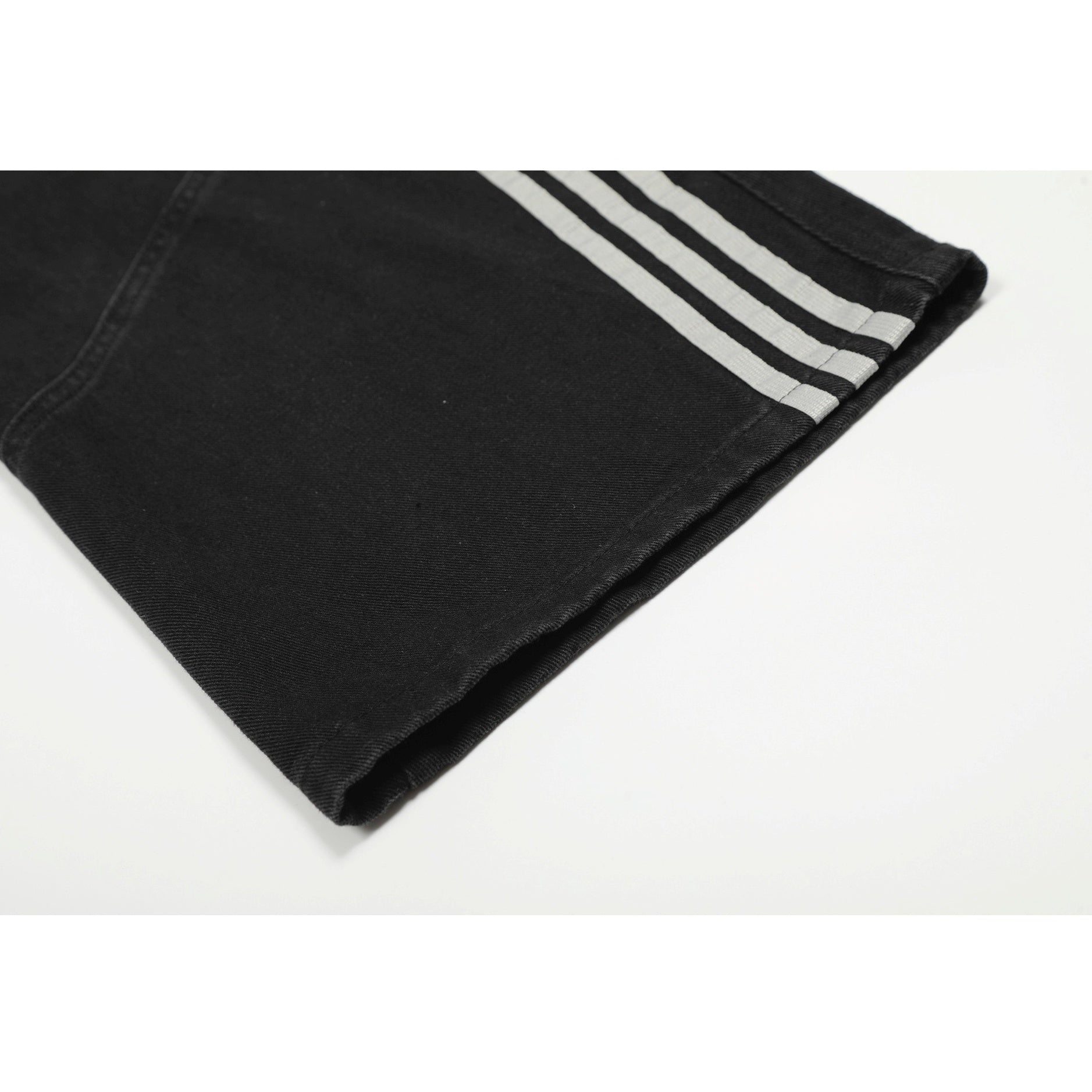 Deconstructed Three-Stripe Curved Jeans MB7419