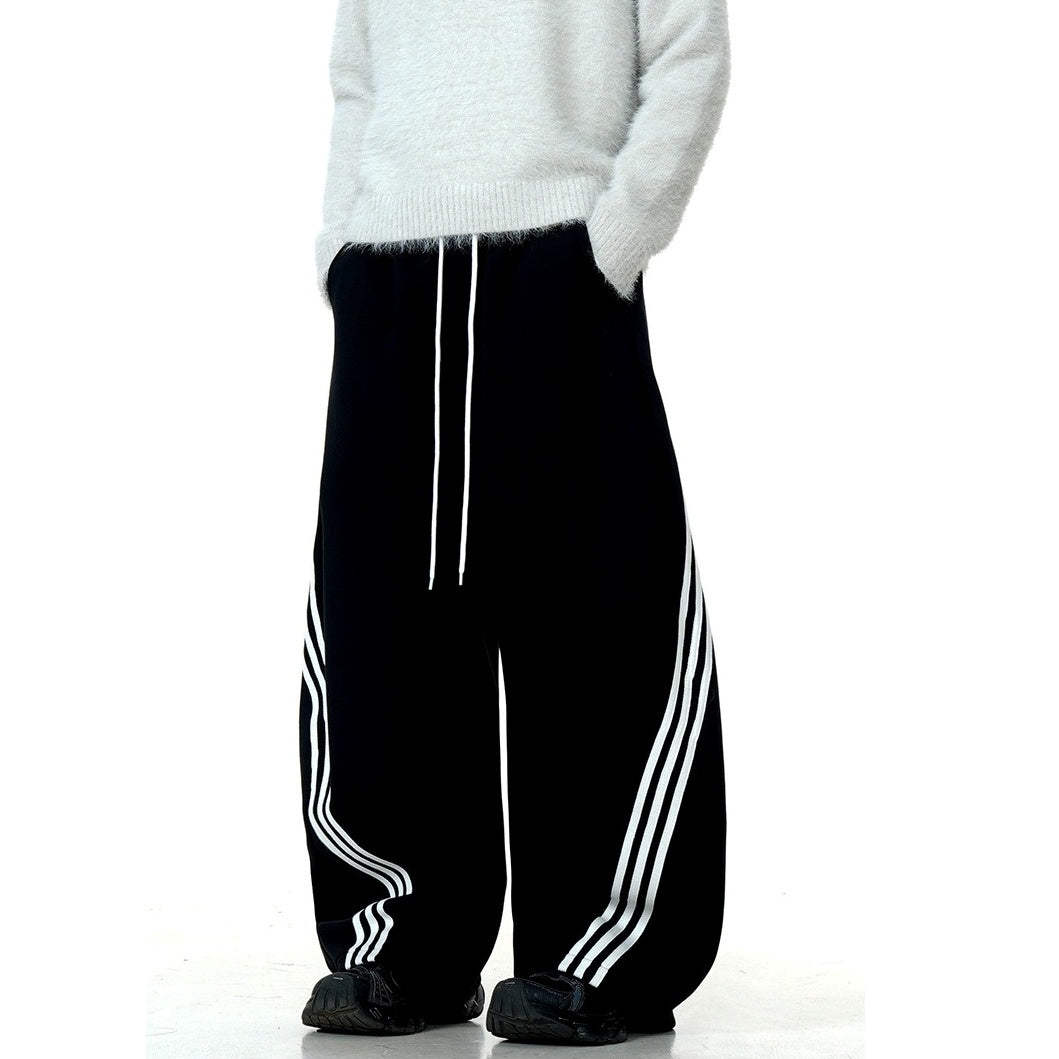 Slant Three Bar Wide Sweat Pants MB7407