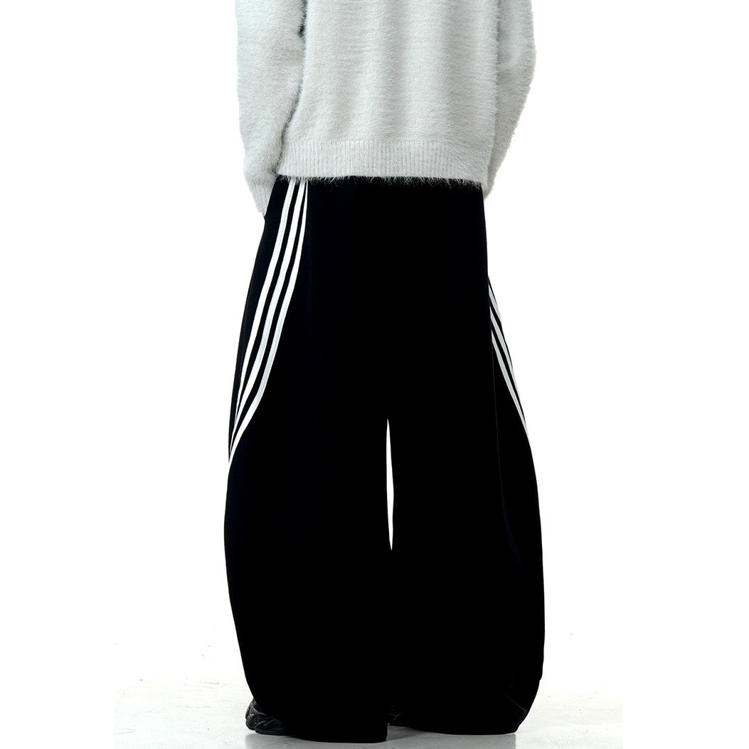 Slant Three Bar Wide Sweat Pants MB7407