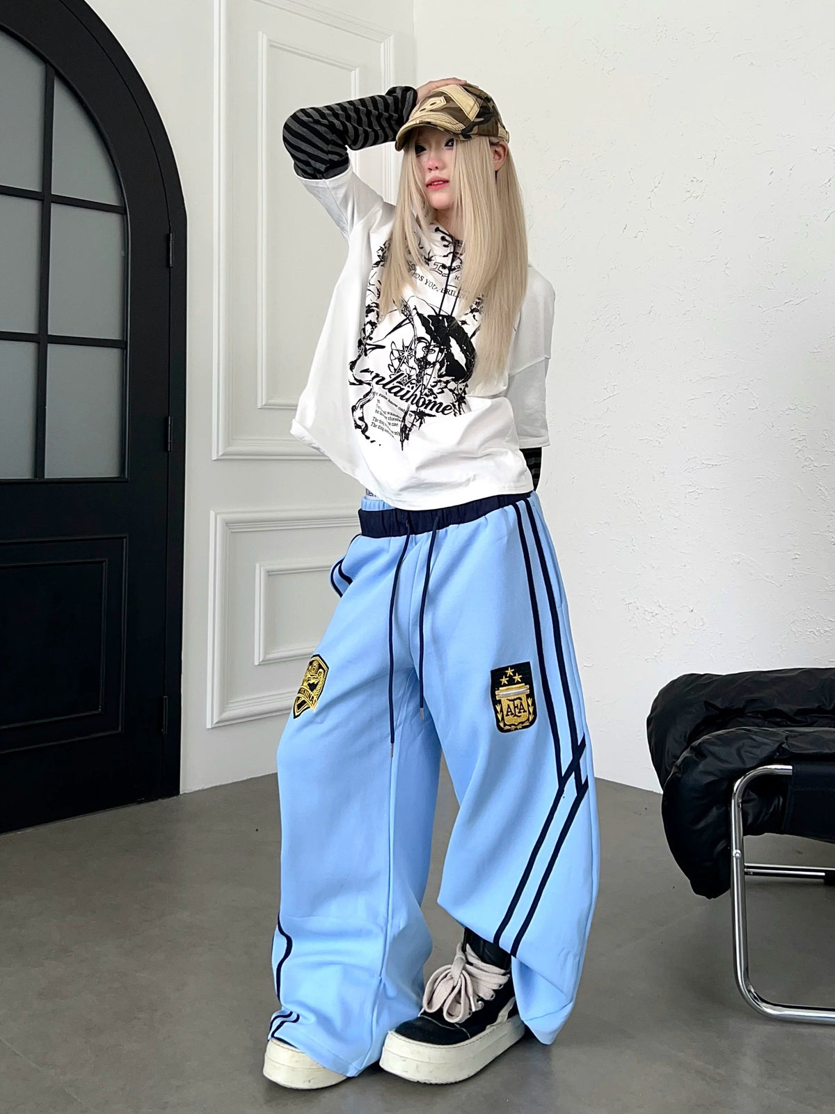 Emblem Double-Waist Striped Curved Sweat Pants MB7461