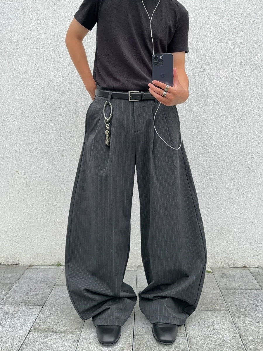 Pinstripe Tuck Loose Curved Pants MB7384