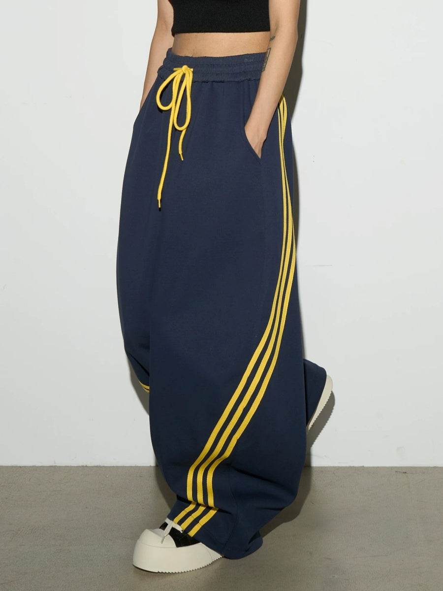 Three Bar Loose Sweat Pants MB7400